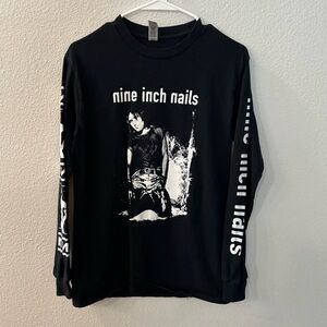 💕 Moving Sale! 💕 
Gildan Black Long Sleeve Nine Inch Nails Tee